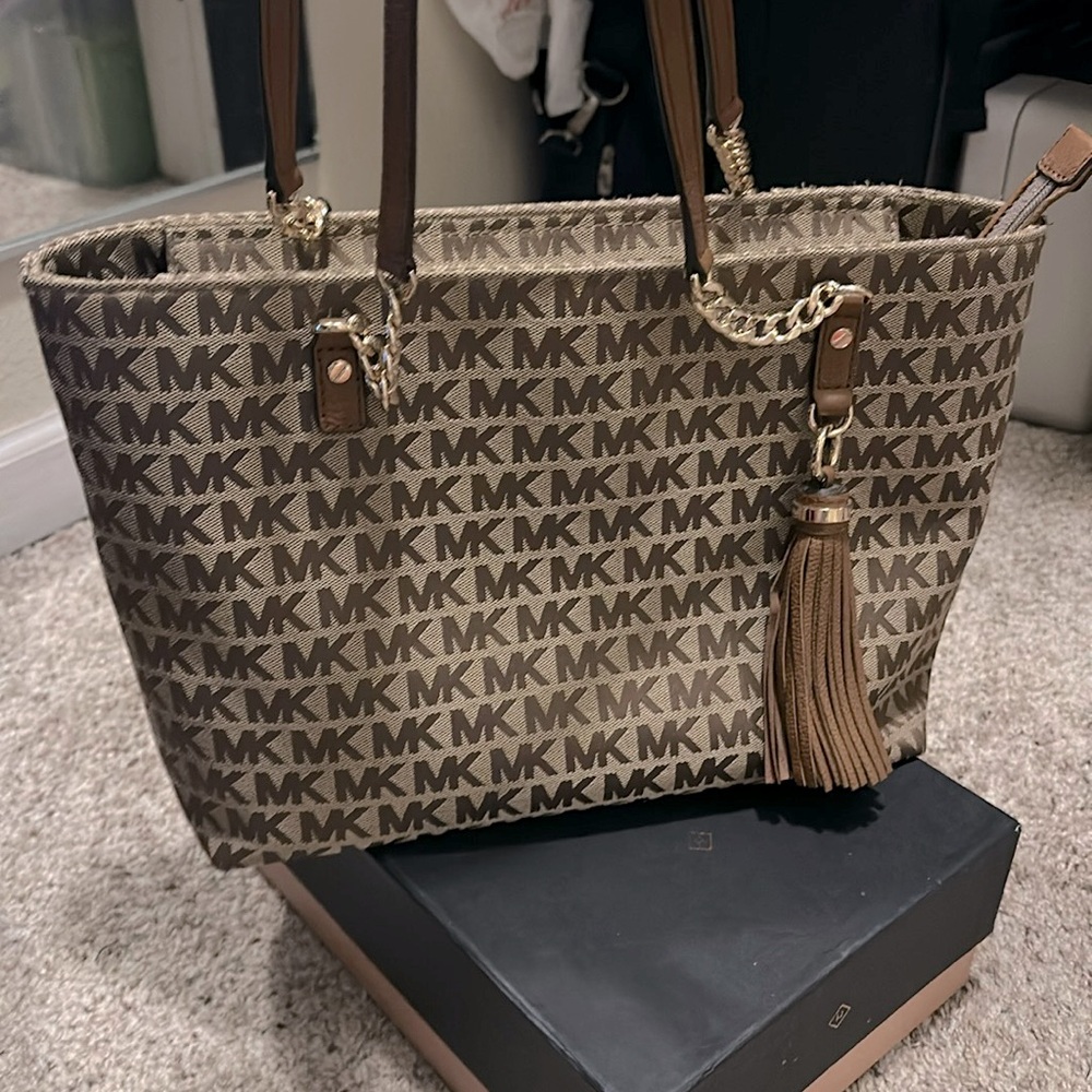 Micheal Kors cloth tote